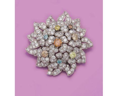 Elegante Diamantbrosche Weißgold, 18 ct.; Schauseitig ausgefasst mit insges. 196 kleinen Brillanten bzw. Diamanten von zus. c