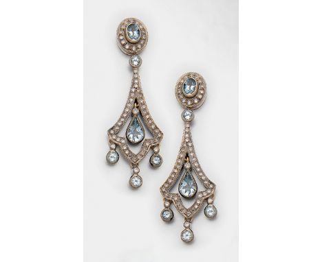 Paar russische Aquamarin-Chandeliers Gelbgold, gest. 56 (583), teilw. mit Silber verbödet. Schauseitig besetzt mit Aquamarine