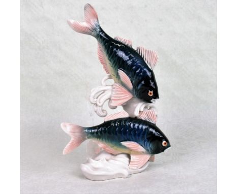A Karl Ens ceramic study of two fish, 25cm.