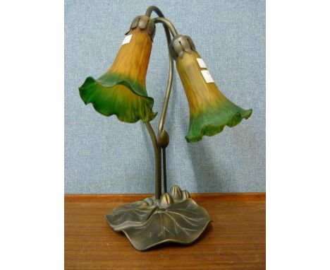 A Tiffany style table lamp 
