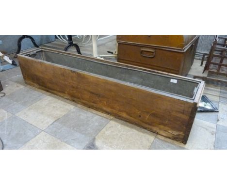 A large oak planter 