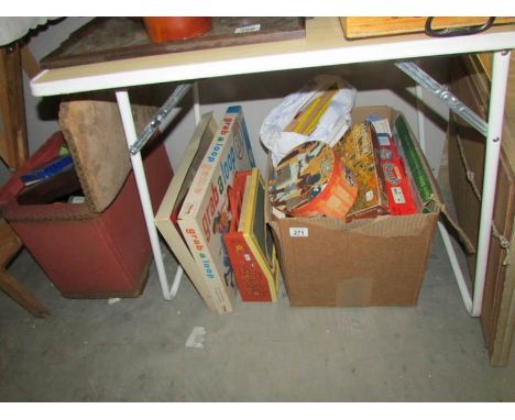 A large quantity of vintage games 