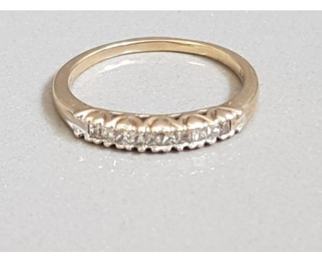 9CT GOLD PRINCESS CUT HALF ETERNITY RING 2.2G SIZE R