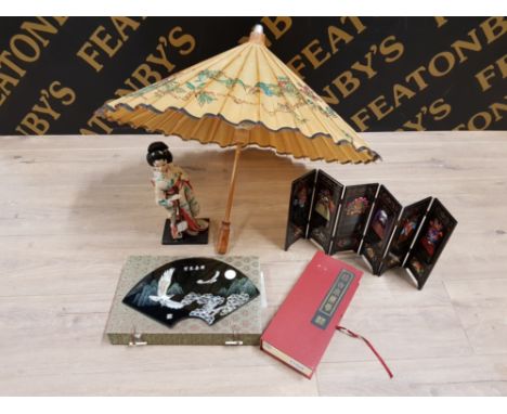 MULTIPLE JAPANESE ITEMS GEISHA GIRL DECORATIVE SCREEN ETC