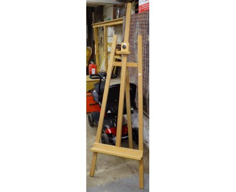 A new Winsor &amp; Newton beech artist's easel 