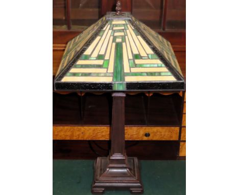 Tiffany style decorative Art Deco style table lamp with shade. Approx. 55cms
reasonable used not tested