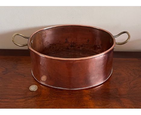 OLD OVAL COPPER PLANTER, APPROX 25 x 22cm
