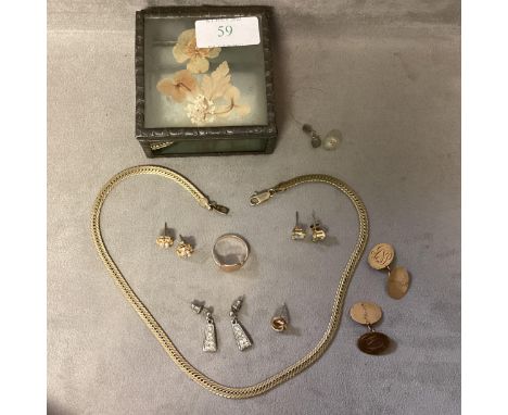 A collection of 9ct jewellery, Cuff links signet ring etc, 9.68g. Items of yellow metal jewellery 