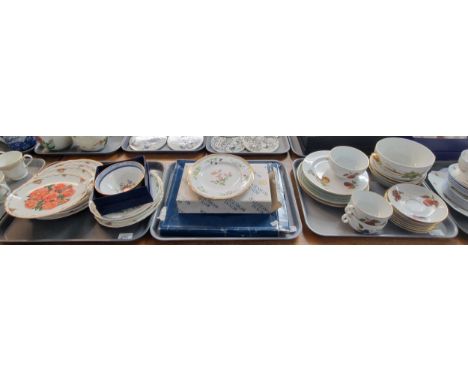 Tray of Royal Worcester 'Evesham' oven to table ware items to include: twin handled cups and saucers, plates etc., together w