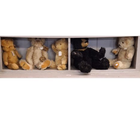 Collection of teddy bears to include: Merrythought x2, musical bear, Meadowsweet etc. (5) (B.P. 21% + VAT)
