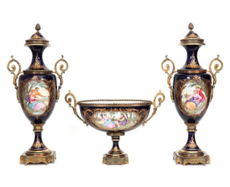 'antique' 3pc garniture in Sèvres marked porcelain with Garnier signed paintings || 'Antieke' driedelige garnituur in gemerkt
