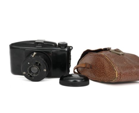 vintage Photax marked bakelite photo camera || Vintage "Photax"  fototoestel met kast in bakeliet 