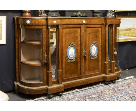mid 19th Cent. European neoclassical displaycabinet (sideboard model) in burr of walnut with mountings in guilded bronze and 