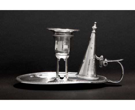 18th Cent. candlestick/candle pan in Robert Makepeace &amp; Richard Carter signed and marked silver || ROBERT MAKEPEACE &amp;