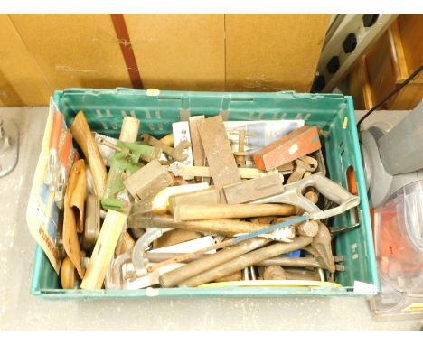 Various hand tools, saws, hammer, vintage and other. (a quantity)