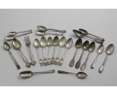 A MIXED LOT:- A set of six decorative tea spoons with vacant scroll cartouches, Sheffield 1903, an Art Nouveau small spoon &a