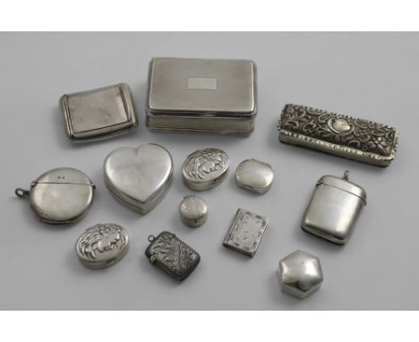 THIRTEEN MISCELLANEOUS BOXES TO INCLUDE:- A George III engine-turned snuff box, rectangular with rounded corners, London 1811