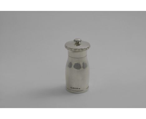 A LATE 20TH CENTURY PEPPER GRINDER of baluster form, with metal innards, by the Guild of Handicrafts, London 1996, struck als