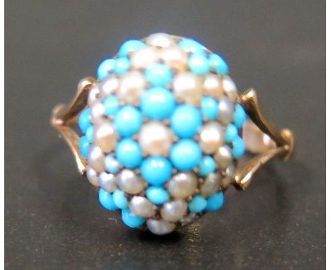 A Victorian Turquoise and Pearl Ring in a 9ct gold setting, size ), 4.5cm 