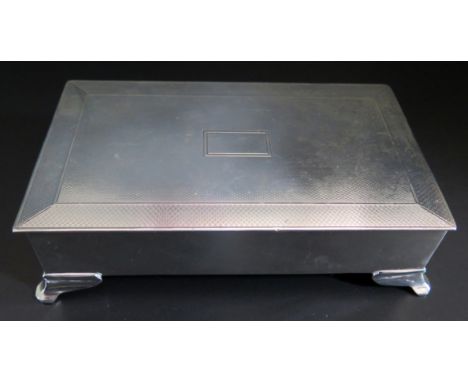 A George VI Silver Cigarette Box with engine turned decoration and heavy gauge hinged lid, Birmingham 1939, Harman Brothers