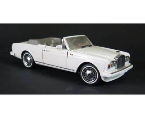 A Franklin Mint 1992 Rolls-Royce Corniche V. Appears in excellent displayed condition in box. 