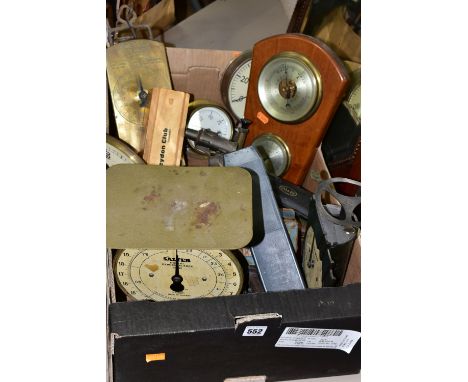WOOD AND METAL WARES ETC, to include a Salter No25 22lb postal weighing scale, Salter household scale, Salter 60lb spring bal
