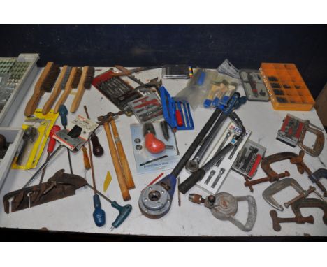 A COLLECTION OF VINTAGE AND MODERN TOOLS, to include three various branded g-clamps, a tray of various sized boxed screws, bo