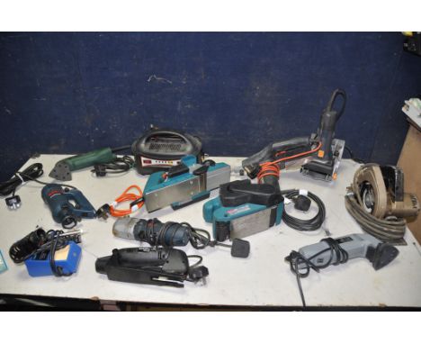 A SELECTION OF ELECTRICAL TOOLS, to include Stanley mk1 husky saw, Halfords 778662 hand sander, Black and Decker BD280 sander