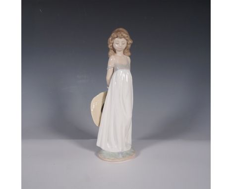 Natural Beauty (Item #01008114) was issued in 2005 as a limited-edition exclusive, available only from October 15 to December