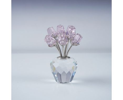 Part of the In the Secret Garden collection, this exquisite Swarovski crystal figurine features a vase of a dozen pink roses.