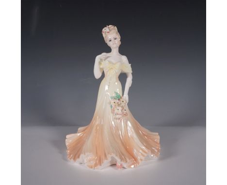 This stunning Coalport Gracious Lily figurine is the first issue in the highly sought-after Flower Ladies Collection. Handcra