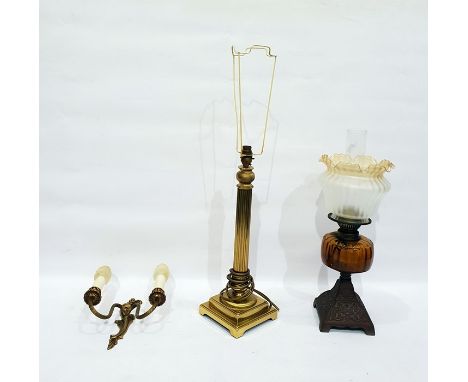 Brass table lamp formed as a Corinthian pillar on stepped base, an electric wall light and a paraffin lamp (3) 