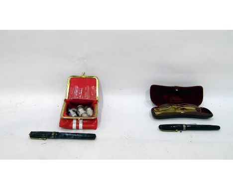 Orium Major No.95 fountain pen, further fountain pen marked 'Onoto De La Rue London, No.16', a collection of thimbles, a gilt