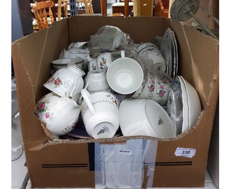 Royal Doulton 'Kingswood' part tea service including cups, saucers, jugs, etc and assorted other ceramics (1 box) 