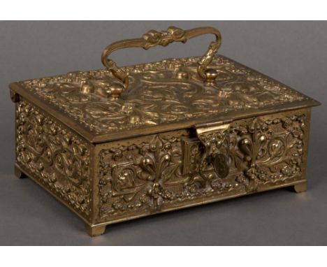 Jugendstil-Schatulle. Frankreich um 1900. Bronze, vergoldet, H=8 cm, B=20 cm, T=13,5 cm.