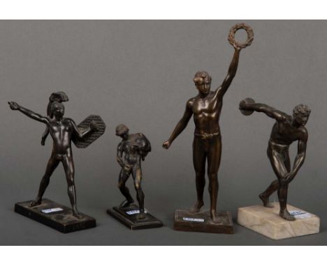 Vier Figuren der Antike. Deutsch 19./20. Jh. Bronze, je auf Sockel, H=12 bis 25,5 cm.