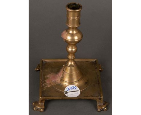 Leuchter auf Tatzenfüßen. Deutsch 17. Jh. Bronze, H=19,4 cm. 