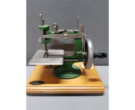 VINTAGE GRAIN MINATURE SEWING MACHINE