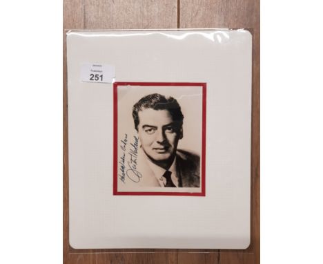 VICTOR MATURE 1913-1999 AMERICAN ACTOR SIGNED VINTAGE PHOTO