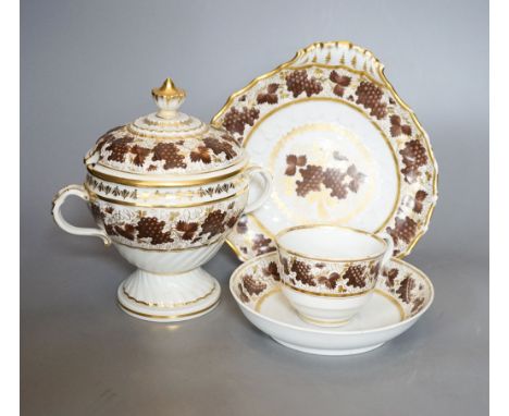 An early 19th century ten piece Chamberlain's Worcester porcelain part tea and dessert service