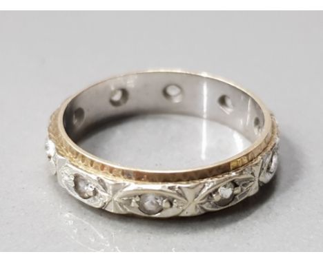 A 9CT GOLD AND WHITE STONE ETERNITY RING SIZE N 3.3G GROSS