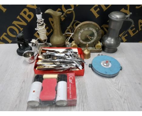 A BOX OF MISCELLANEOUS TO INCLUDE BRASS AND MARBLE EFFECT TABLE LAMP SPELTER SPILL VASE MISC CUTLERY AND A RABONE MEASURING T