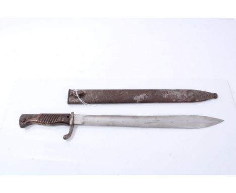 First World War Imperial German M98/05 ‘Butcher’ Bayonet with wooden grips and steel blade (retaining most of original finish