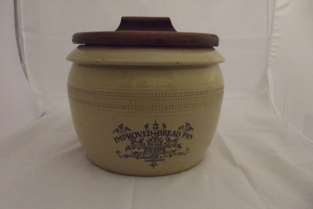 DOULTON BREAD CROCK, Doulton & Lambeth circular bread croc and turned ...