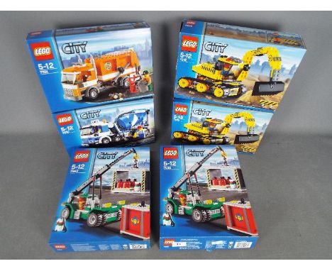 LEGO - 6 boed Lego City sets, 2 x # 7248, # 7990, # 7991, 2 x # 7992. Two of the sets have been opened and have have parts in