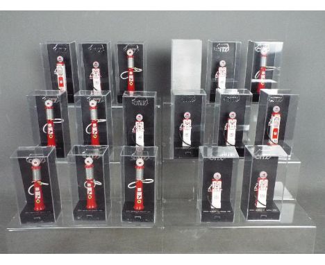 Vitesse City - A boxed collection of 17 Vitesse City 1:43 scale diecast petrol pumps. Lot includes GP021 Tokheim 36-B' Mobil'