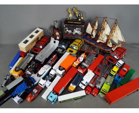 Atlas Editions, Corgi, Others - A large mixed collection of diecast, and mainly plastic models in a variety of scales with a 