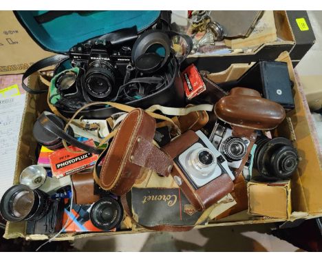 A Praktica BC1 vintage SLR camera, lenses, various vintage cameras and equipment 