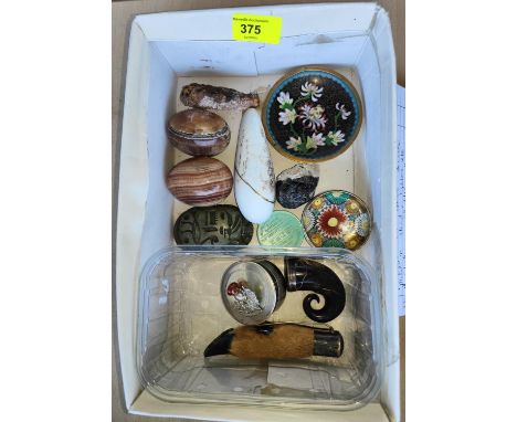 A Scottish Thistle pot, a horn snuff box (a.f); collectables 