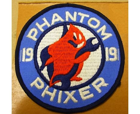 R.A.F. Patch 19 Squadron Royal Air Force Ground crew 'Phantom Phixer, Cold War Era 1977 Cloth Patch. A scarce original patch.